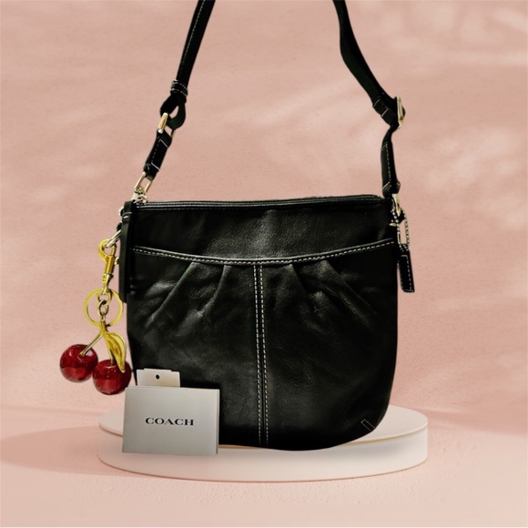 Vintage Coach soho shoulder bag Black soft Leather with red Cherry Charm - Picture 8 of 17